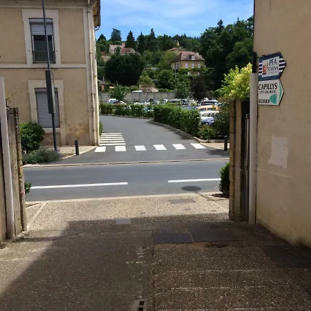 Labronie Apartment *